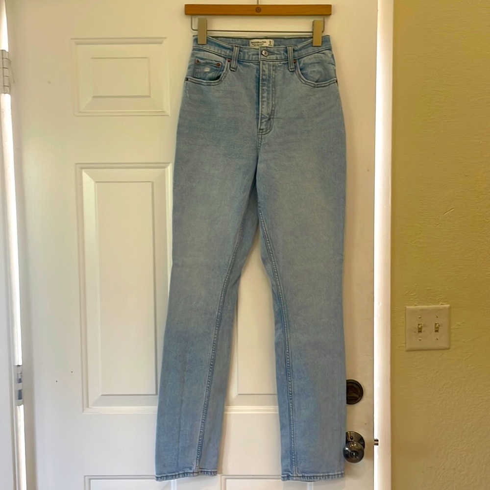Barely worn Abercrombie light wash jeans